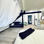 2-bedroom With 1 Living Steps From Area *