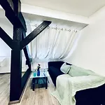 2-bedroom With 1 Living Steps From Area Apartment Klosterneuburg