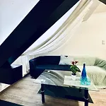 2-bedroom With 1 Living Steps From Area Klosterneuburg