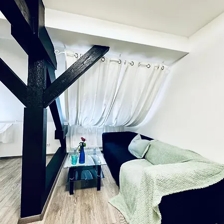 2-bedroom With 1 Living Steps From Area 아파트 클로스터노이부르크