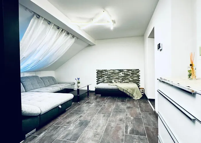 2-bedroom With 1 Living Steps From Area 克洛斯特新堡